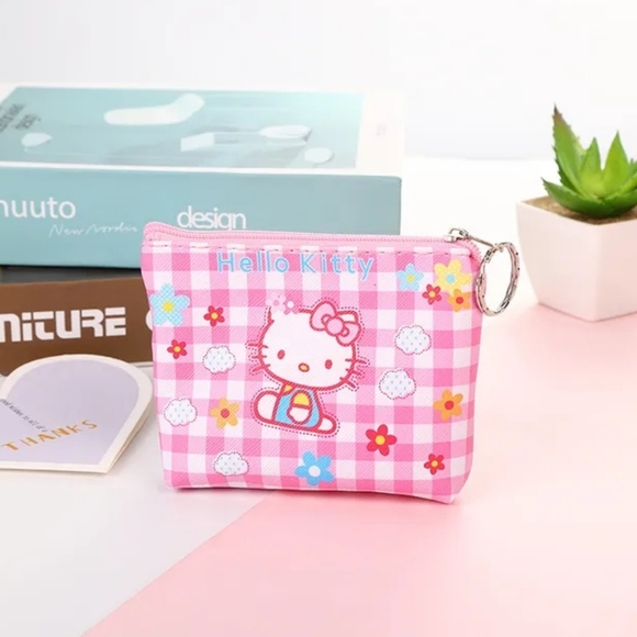 Hello Kitty Patent Makeup Bag - Picture 2 of 2